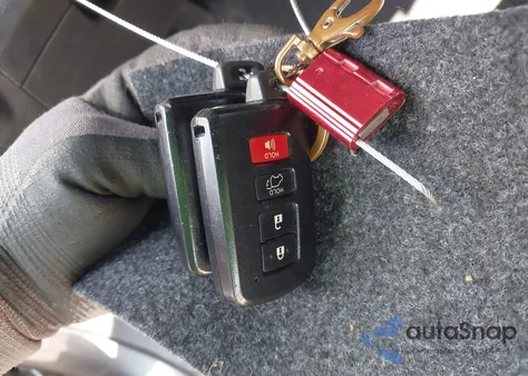 2015 Toyota Rav4 Limited z USA, uszkodzony, nr VIN 2T3YFREV0FW139298